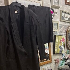 Harris / Wallace suit